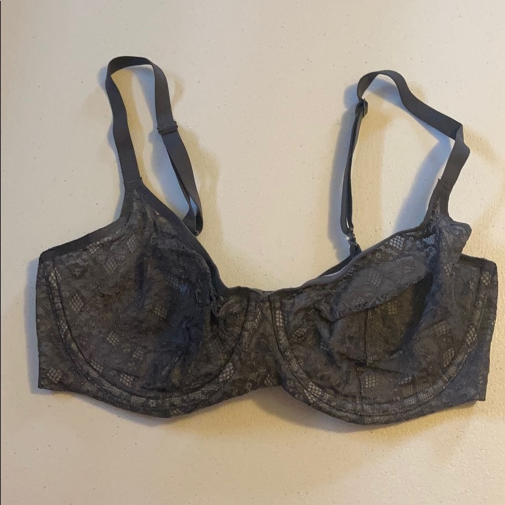 Grey lace Victoria’s Secret bra 36DD